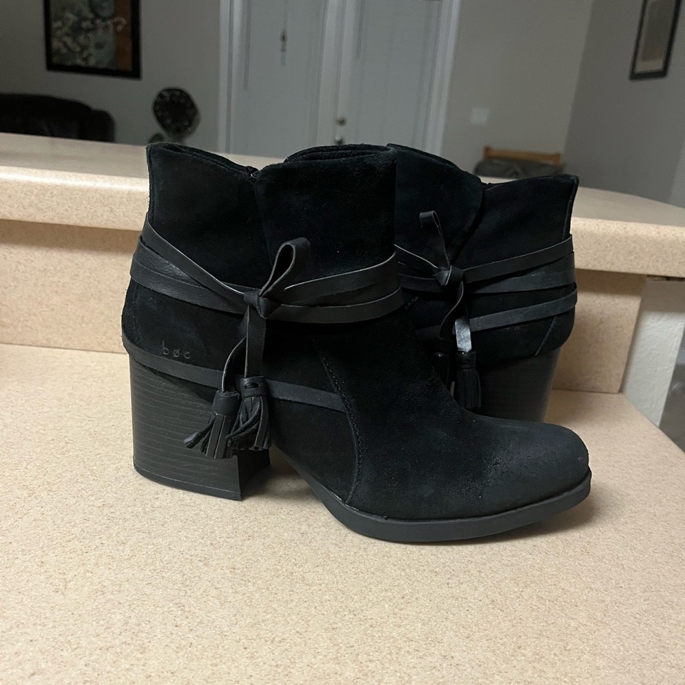 B.O.C. by Born Amber Tassel Leather Suede Ankle Boots / Booties 8 1/2 BOC